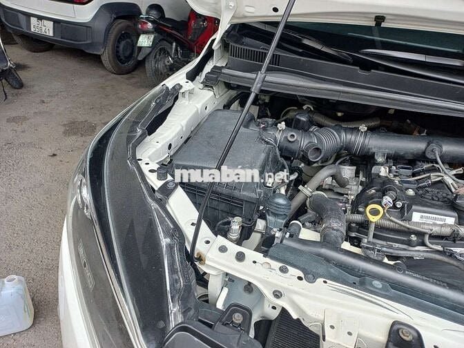 Toyota Innova 2.0E Trắng 172345 km