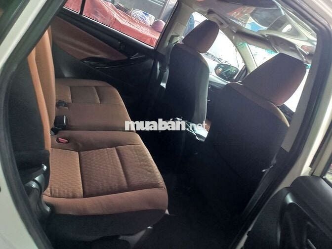 Toyota Innova 2.0E Trắng 172345 km