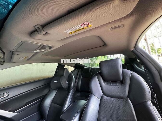 Hyundai Genesis 2009 Vàng