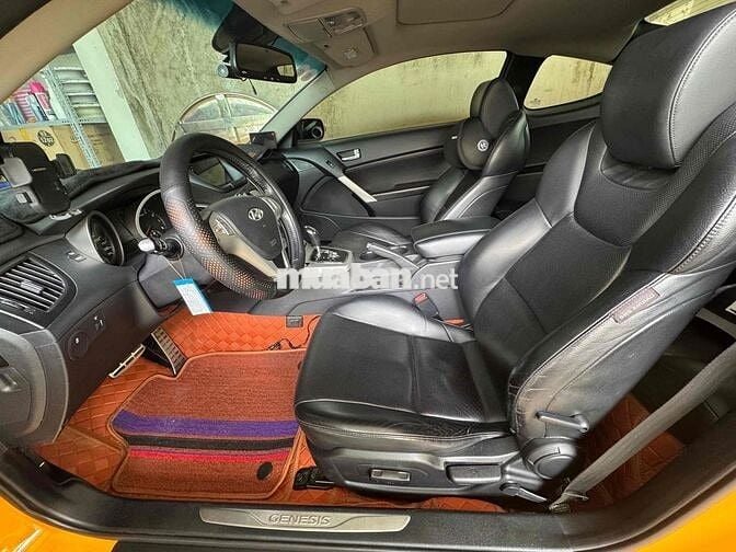 Hyundai Genesis 2009 Vàng