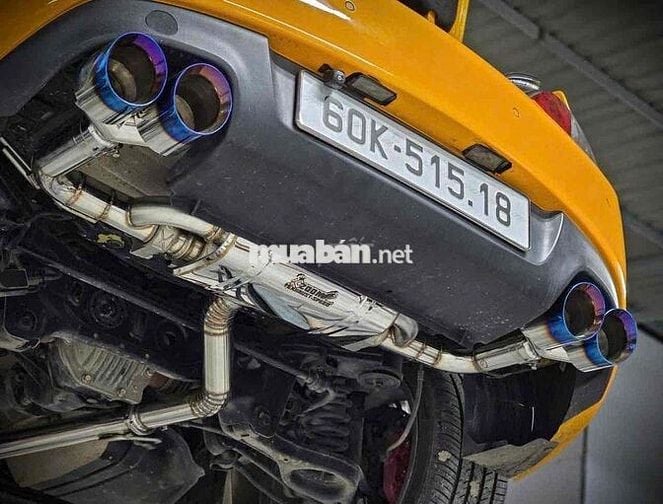 Hyundai Genesis 2009 Vàng