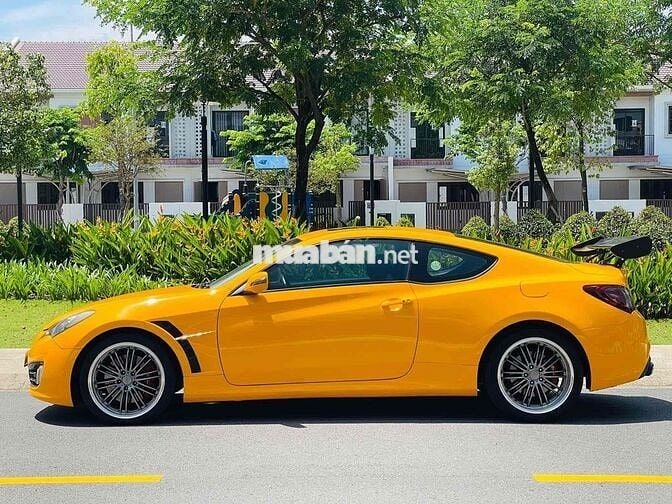 Hyundai Genesis 2009 Vàng