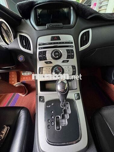 Hyundai Genesis 2009 Vàng