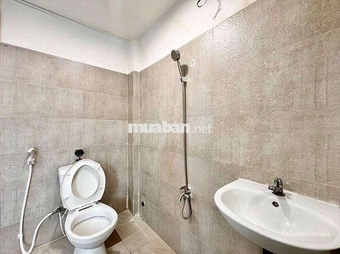 KHAI TRƯƠNG DÃY PHÒNG TRỌ SAU LƯNG GIGAMALL GÁC CAO 2M, Ở ĐƯỢC 4NG4XE