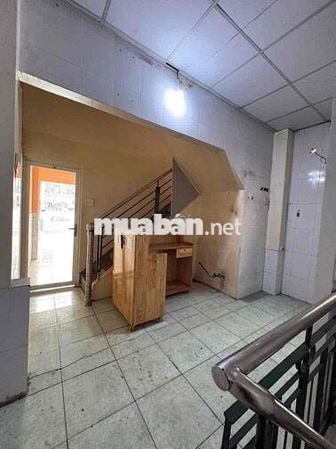 Nhà nguyên căn GÓC 2 MẶT TIỀN - Giá siêu tốt 1054 Cách Mạng Tháng 8 -