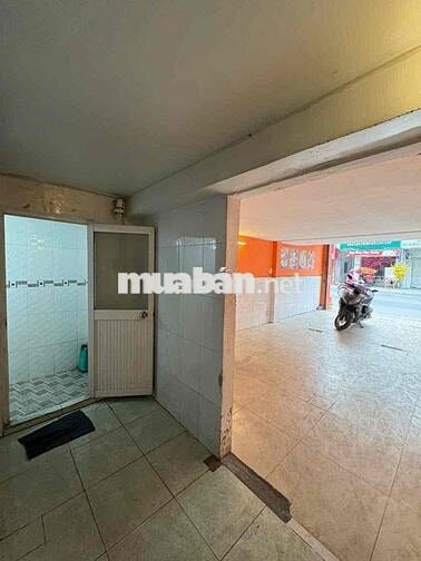 Nhà nguyên căn GÓC 2 MẶT TIỀN - Giá siêu tốt 1054 Cách Mạng Tháng 8 -