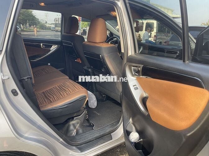 Toyota Innova 2016 2.0G Bạc 66.000 km