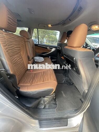 Toyota Innova 2016 2.0G Bạc 66.000 km