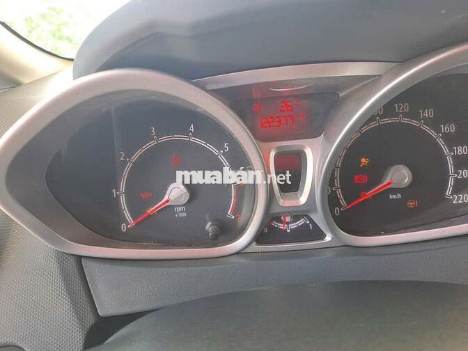 Ford Fiesta ghi vàng,122371 km