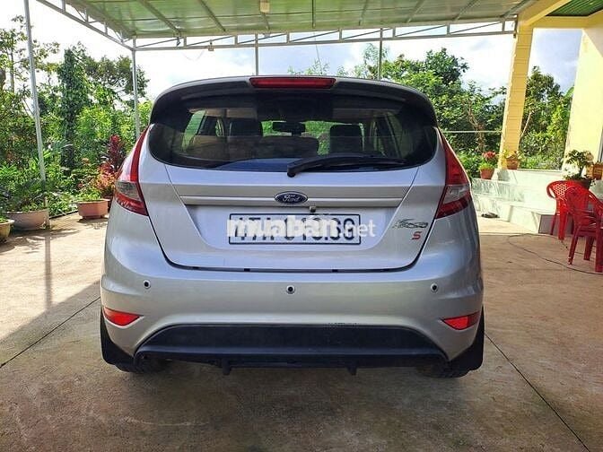 Ford Fiesta ghi vàng,122371 km