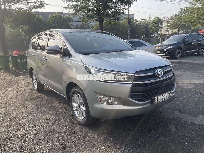 Toyota Innova 2016 2.0G Bạc 66.000 km