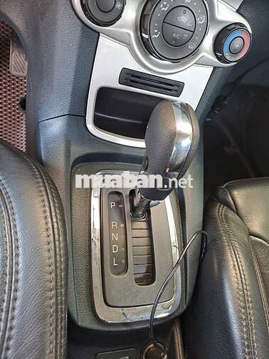 Ford Fiesta ghi vàng,122371 km