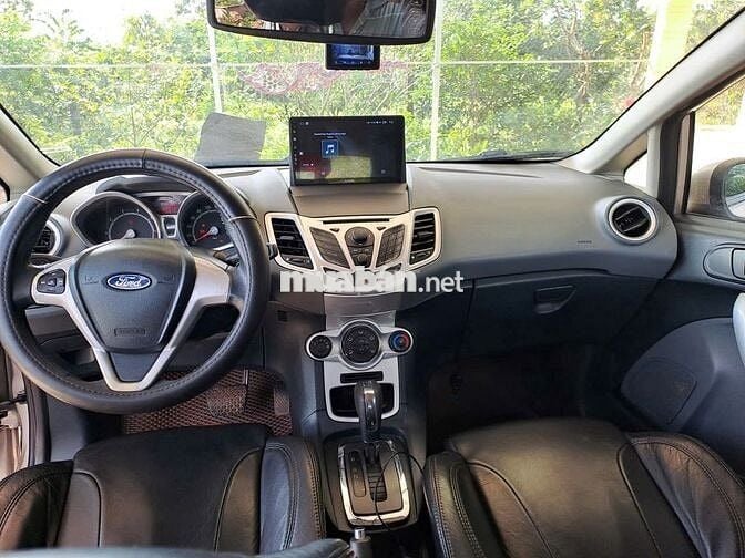 Ford Fiesta ghi vàng,122371 km