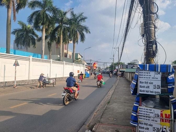 KẸT VỐN LÀM ĂN BÁN GẤP NHÀ 2 MẶT TIỀN 