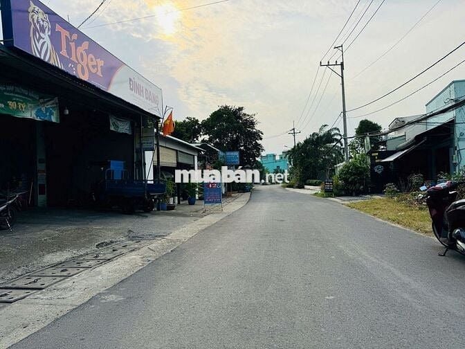 ALO ALO !!!LÔ ĐẤT MẶT TIỀN BÙI THỊ HE VỊ TRÍ ĐẸP GIÁ NGỘP ,SHR