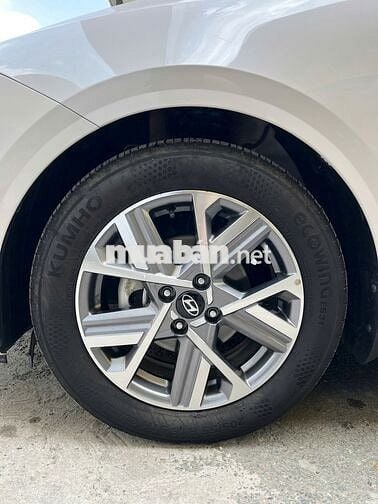 HYUNDAI ACCENT CAO CẤP 2024 GIA ĐÌNH LƯỚT VAY 75%