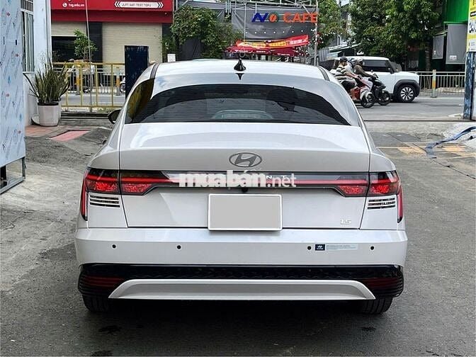 HYUNDAI ACCENT CAO CẤP 2024 GIA ĐÌNH LƯỚT VAY 75%