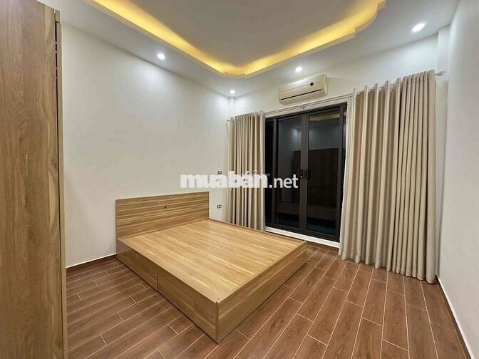 Bán gấp nhà Hoàng Văn Thái, 45m2, ô tô đỗ cổng, nhà đẹp đủ nội thất
