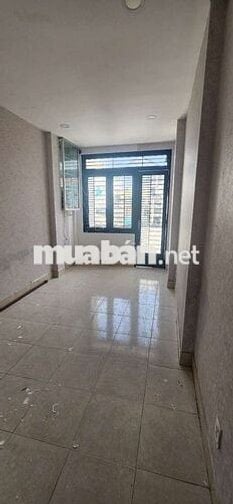 Nhà 4 PN mặt tiền trung tâm Phú Nhuận giá chỉ 18tr