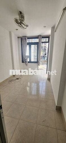 Nhà 4 PN mặt tiền trung tâm Phú Nhuận giá chỉ 18tr