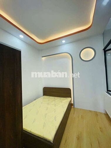 Phòng chỉ 5 triệu có máy giặt riêng và 2 cửa sổ trời ngay XVNT