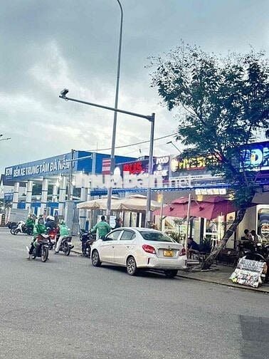 Bán 2 lô liền kề mặt tiền đường Lê Thạch, sát bên bến xe Trung Tâm Thà