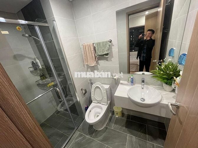 CẦN BÁN CĂN HỘ CAO CẤP 2N2VS VỚI GIÁ 4 TY 060 .TẠI VINHOMES OCP