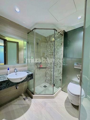 Cho thuê căn hộ 2 ngủ 2 vệ sinh, rộng 80m2 trên phố Nghi Tàm