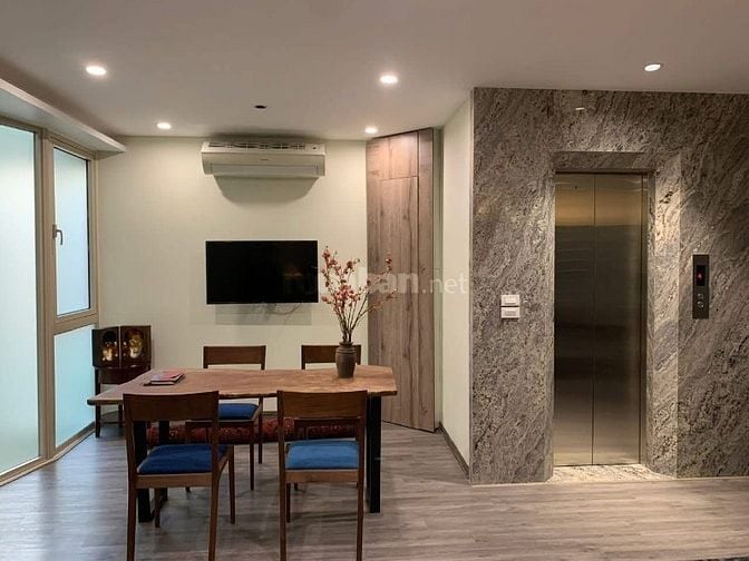 Cho thuê căn hộ 2 ngủ 2 vệ sinh, rộng 80m2 trên phố Nghi Tàm