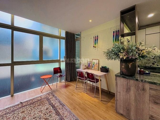 Cho thuê căn hộ 2 ngủ 2 vệ sinh, rộng 80m2 trên phố Nghi Tàm