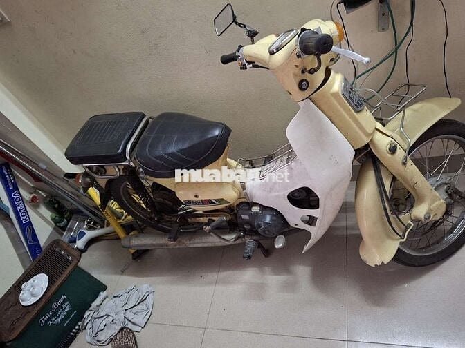 Honda Super Cub 50 Vàng kem