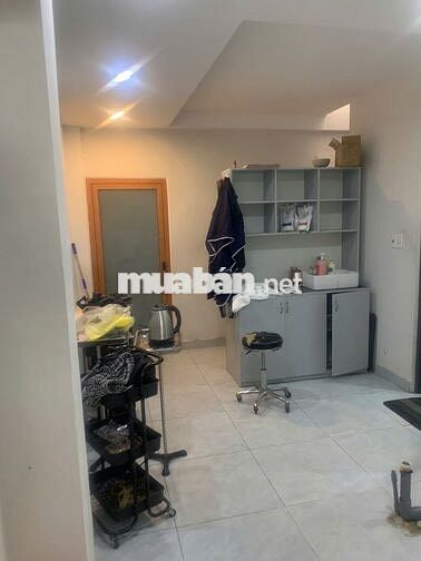 GIÁ RẺ 28Triệu - Nhà 210 Nguyễn Khắc Nhu, Quận 1 - TRỆT LẦU, DT 4x15m