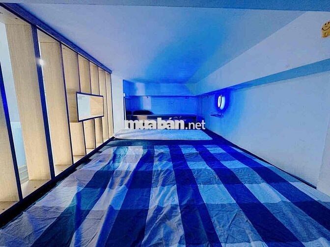 CĂN HỘ GÁC LỬNG CỬA SỔ THOÁNG MÁT NGAY TRƯƠNG CÔNG ĐỊNH GẦN K300