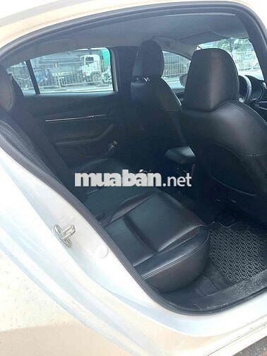 Mazda 3 2024 1.5L Luxury - 20000 km