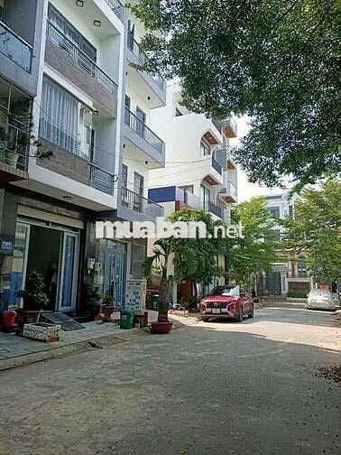 CHO THUÊ NHÀ PHỐ ĐƯỜNG VƯỜN LÀI, QUẬN 12, 3 tầng, 200m2, 4PN