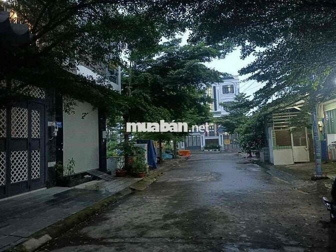 CHO THUÊ NHÀ PHỐ ĐƯỜNG VƯỜN LÀI, QUẬN 12, 3 tầng, 200m2, 4PN