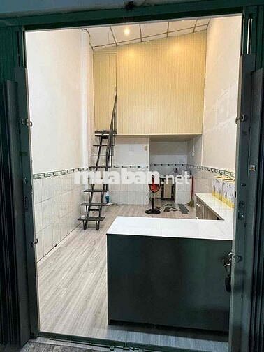 Sang mặt bằng vừa ở vừa kinh doanh tại mặt tiền đường số 8, P.11, Gò V