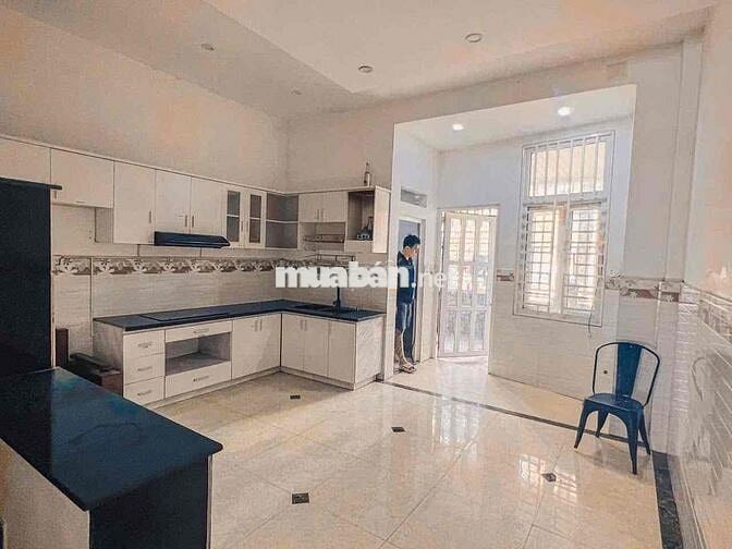 Nhà 1 trệt 2 lầu Mt kinh doanh Nguyễn Văn Bé-Phú Cường cũ -TDM giá rẻ