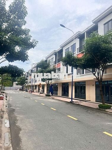 Bán nhà phố 1 trệt 2 lầu + sân vườn tại Lavela Garden – Bình Chuẩn