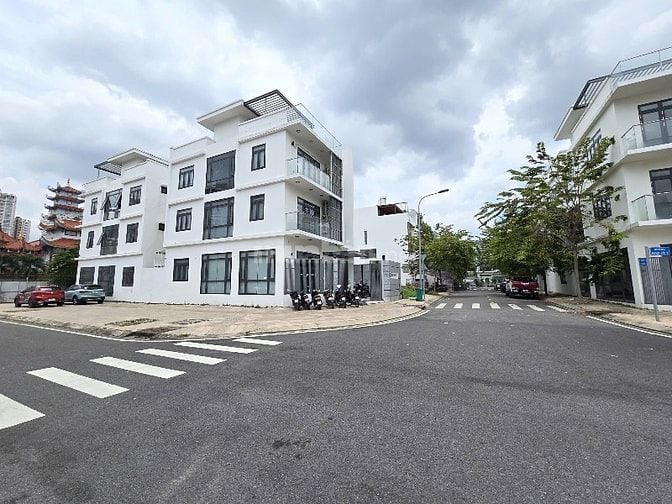 Bán Nhà mặt tiền Vũ Tông Phan, P.An Phú Quận 2 DT 130.4m2 - Giá 60 tỷ