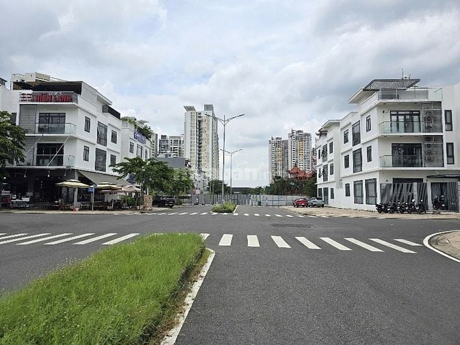 Bán Nhà mặt tiền Vũ Tông Phan, P.An Phú Quận 2 DT 130.4m2 - Giá 60 tỷ