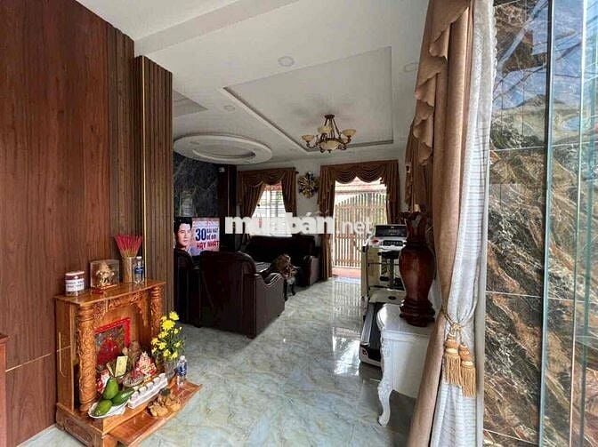 Khu biệt thự biệt lập. Víp nhất Hốc Môn. Có cổng bảo vệ, an ninh tốt!