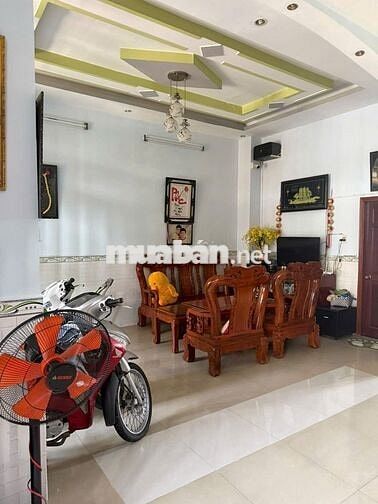 Bán nhà shr TTT, Phạm Thị Giây vào 7,5*11 đúc 1 lầu 4pn giá 5 tỷ 650tr