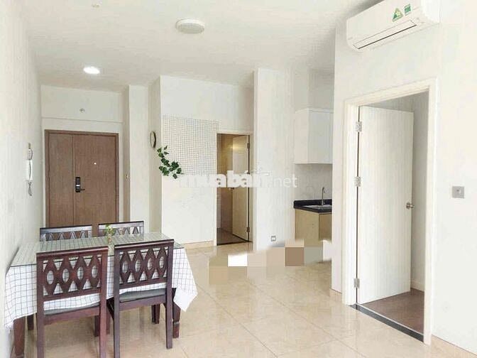 Cần share phòng + 1 wc riêng chung cư Luxgarden