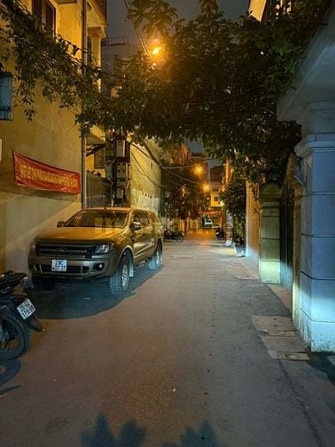 Bán nhà Trường Chinh 80m2, ô tô tránh, ngõ thông, nhà đẹp ở luôn