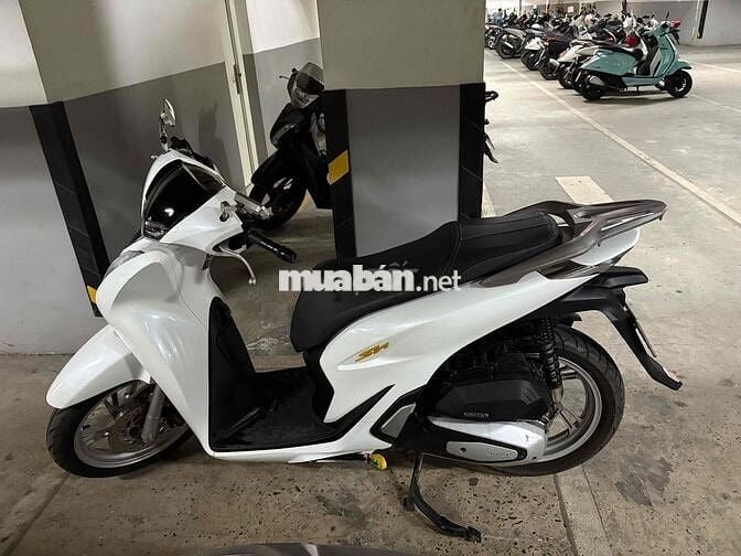 xe nhà cần bán cho người dùng đam mê. SH125 2020