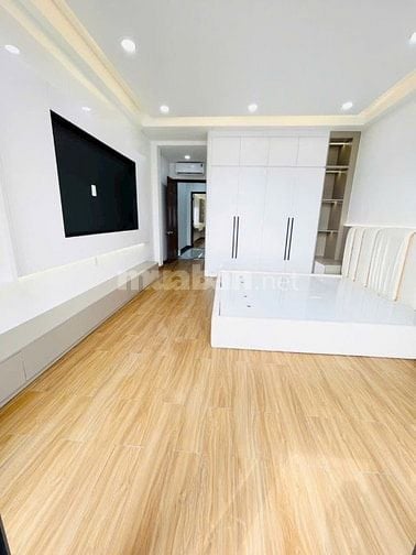 Nhà mới đẹp có thang máy MT đường 51 p.Tân Hưng full nội thất ở kiềng 