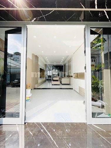 Nhà mới đẹp có thang máy MT đường 51 p.Tân Hưng full nội thất ở kiềng 