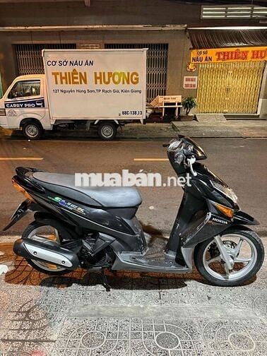 CLICK BIỂN 68 MÁY ÊM ZIN CHẠY NHẸ , Giá Vài Triệu