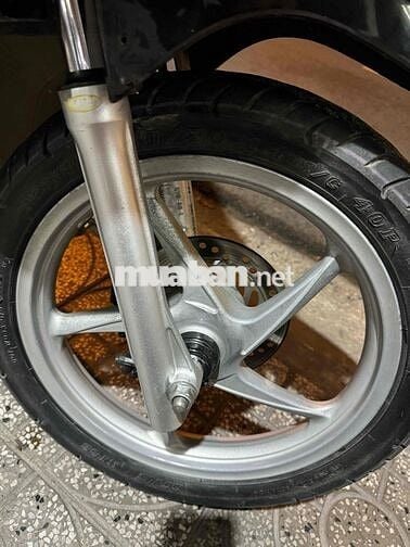 CLICK BIỂN 68 MÁY ÊM ZIN CHẠY NHẸ , Giá Vài Triệu